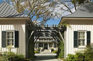 Illustration for article titled Let’s take a tour of the $12.5 million compound Paula Deen is trying to sell